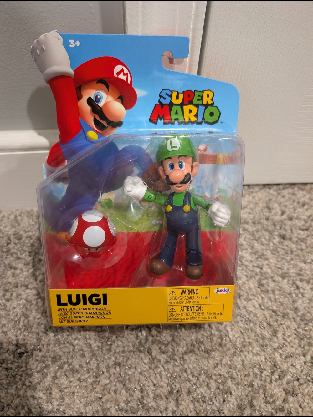 NIP Jakks Pacific Nintendo Luigi Action Figure with Super Mushroom - 4.5 inches